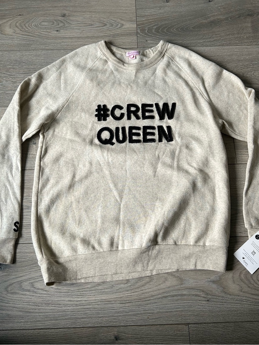 Bow & drape “# Crew Queen”sequence sweater Size XL New